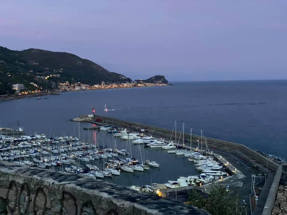 Hotel Riz Finale Ligure Exterior foto